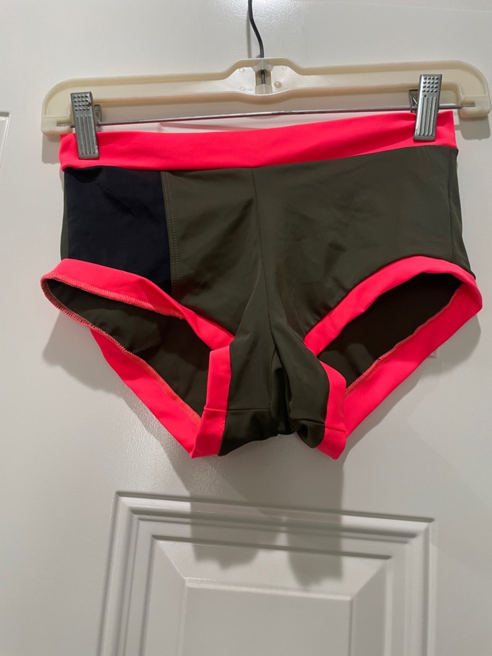Onzie Olive Green and Neon Coral band hot yoga shorts